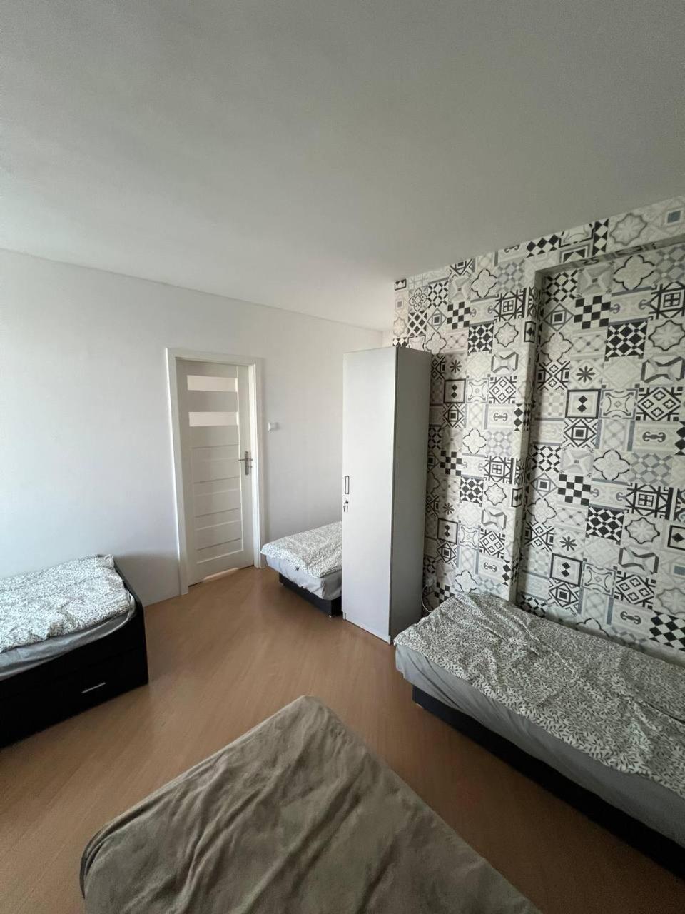 Hostel „U Sashka” Warsaw Exterior photo